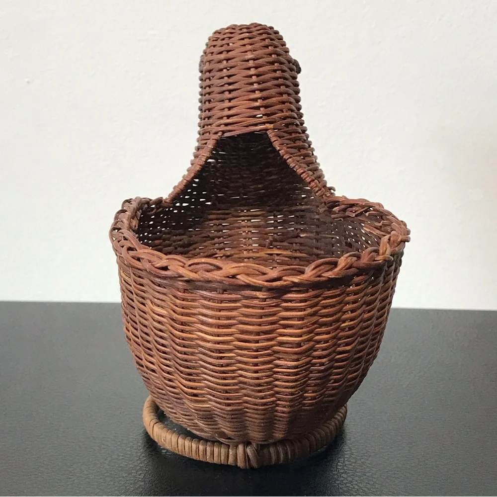 Vintage Wicker Woven Basket Chicken Wooden Beak 6 Inch Boho Cottagecore Grandma